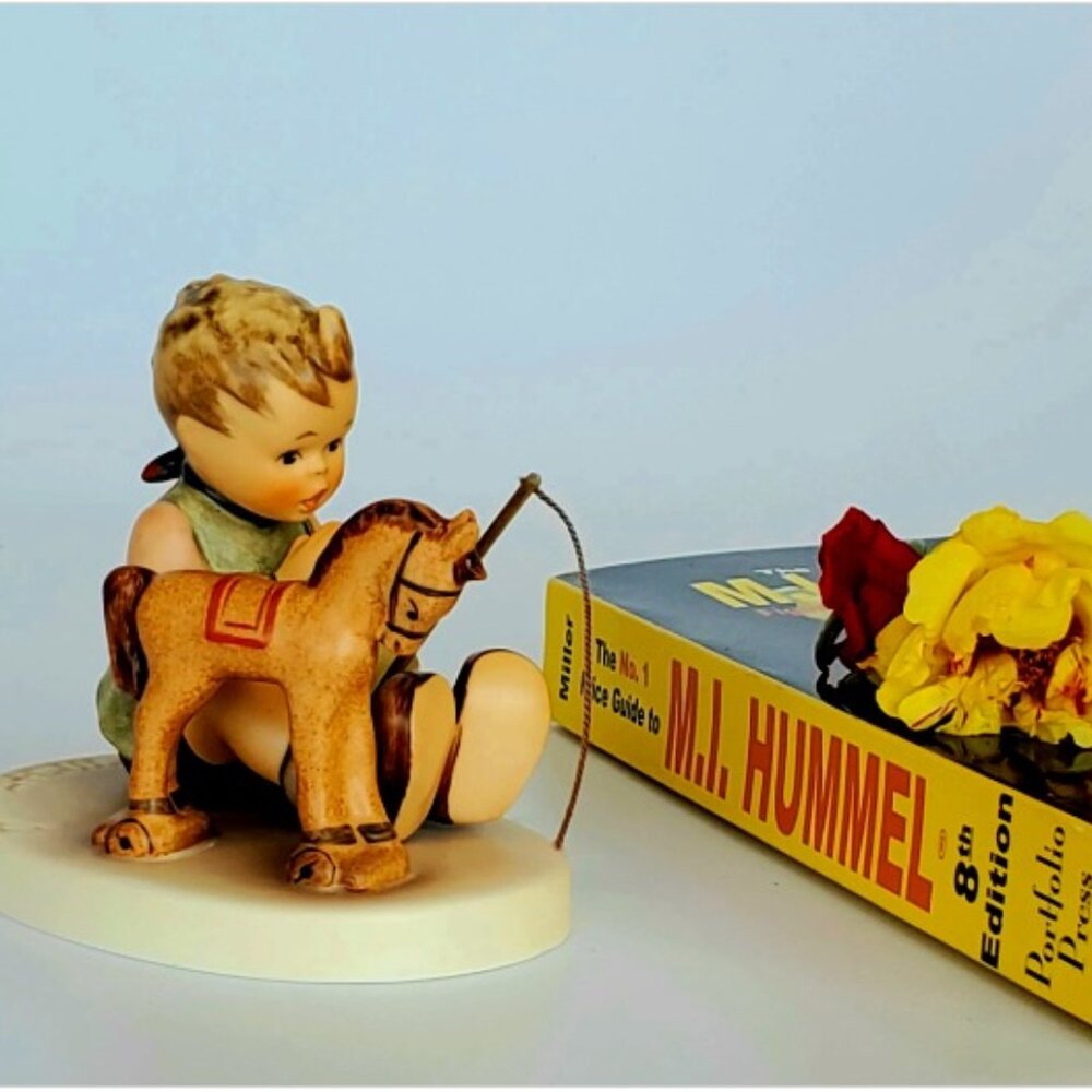 Hummel Figurine -TMK 7 - Number 658 - Playful Blessing- Exclusive Edition 1997/9